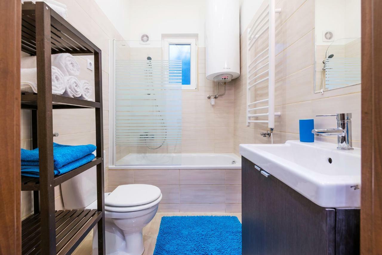 Parking, Ac, 2 Bedroom Design Flat In The Center Budapest Luaran gambar