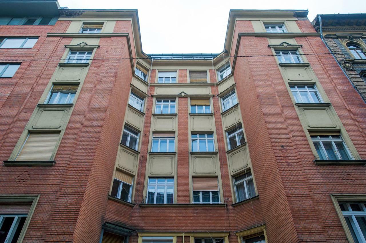 Parking, Ac, 2 Bedroom Design Flat In The Center Budapest Luaran gambar